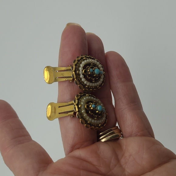 ART Arthur Pepper Vintage Clip On Earrings - Picture 5 of 12